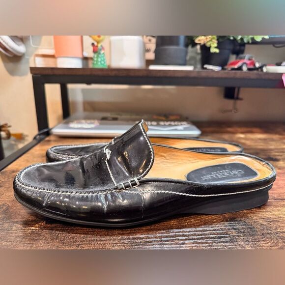 Cole Haan Black Patent Loafer size 10.5b - Picture 3 of 11